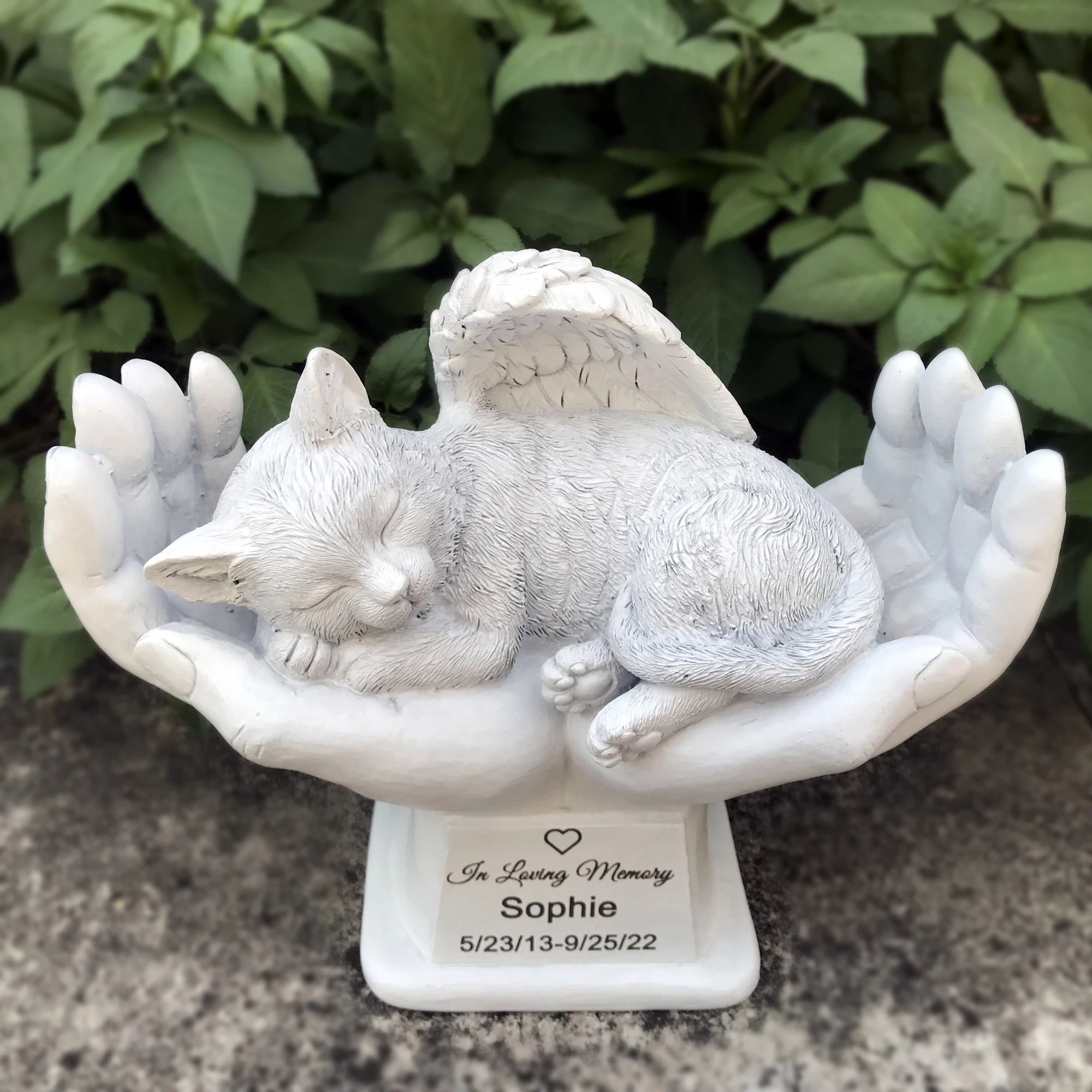 Marqueurs de tombe personnalisés pour animaux de compagnie, Statue d'ange commémorative en pierre avec mains de dieu, pierre de jardin pour animaux de compagnie {{ tags }}
