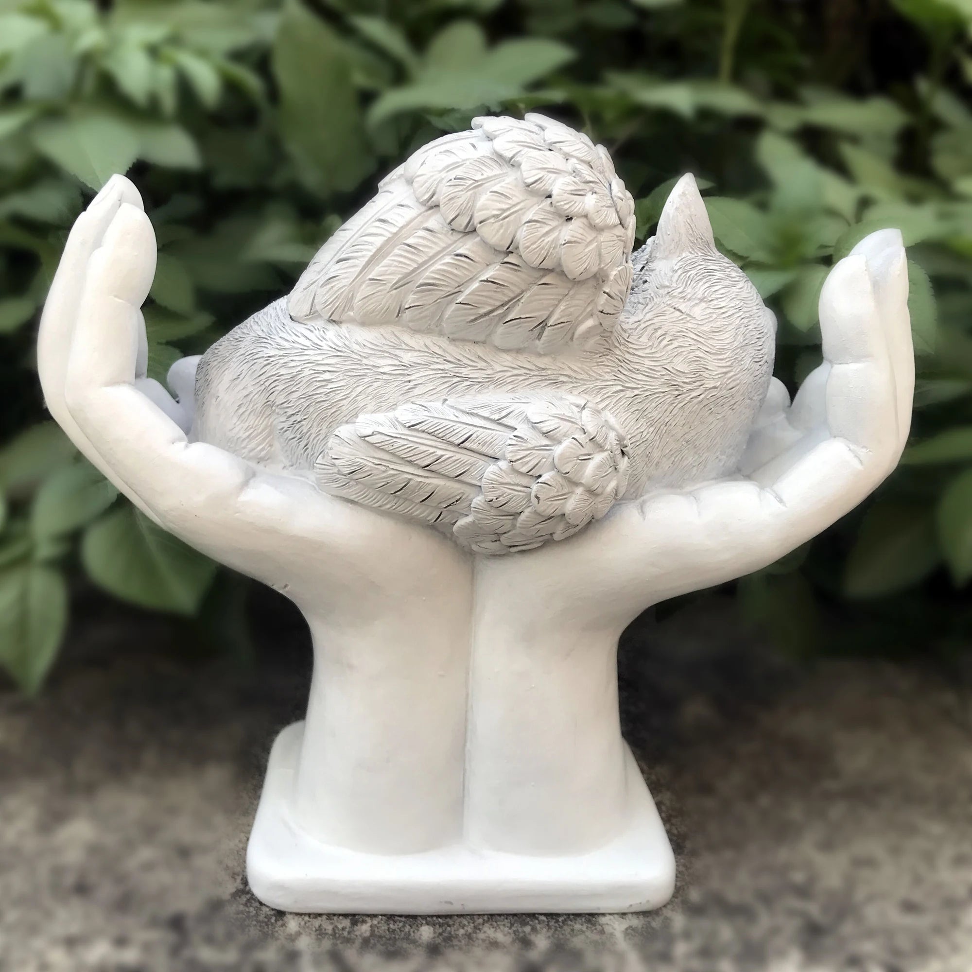 Marqueurs de tombe personnalisés pour animaux de compagnie, Statue d'ange commémorative en pierre avec mains de dieu, pierre de jardin pour animaux de compagnie {{ tags }}